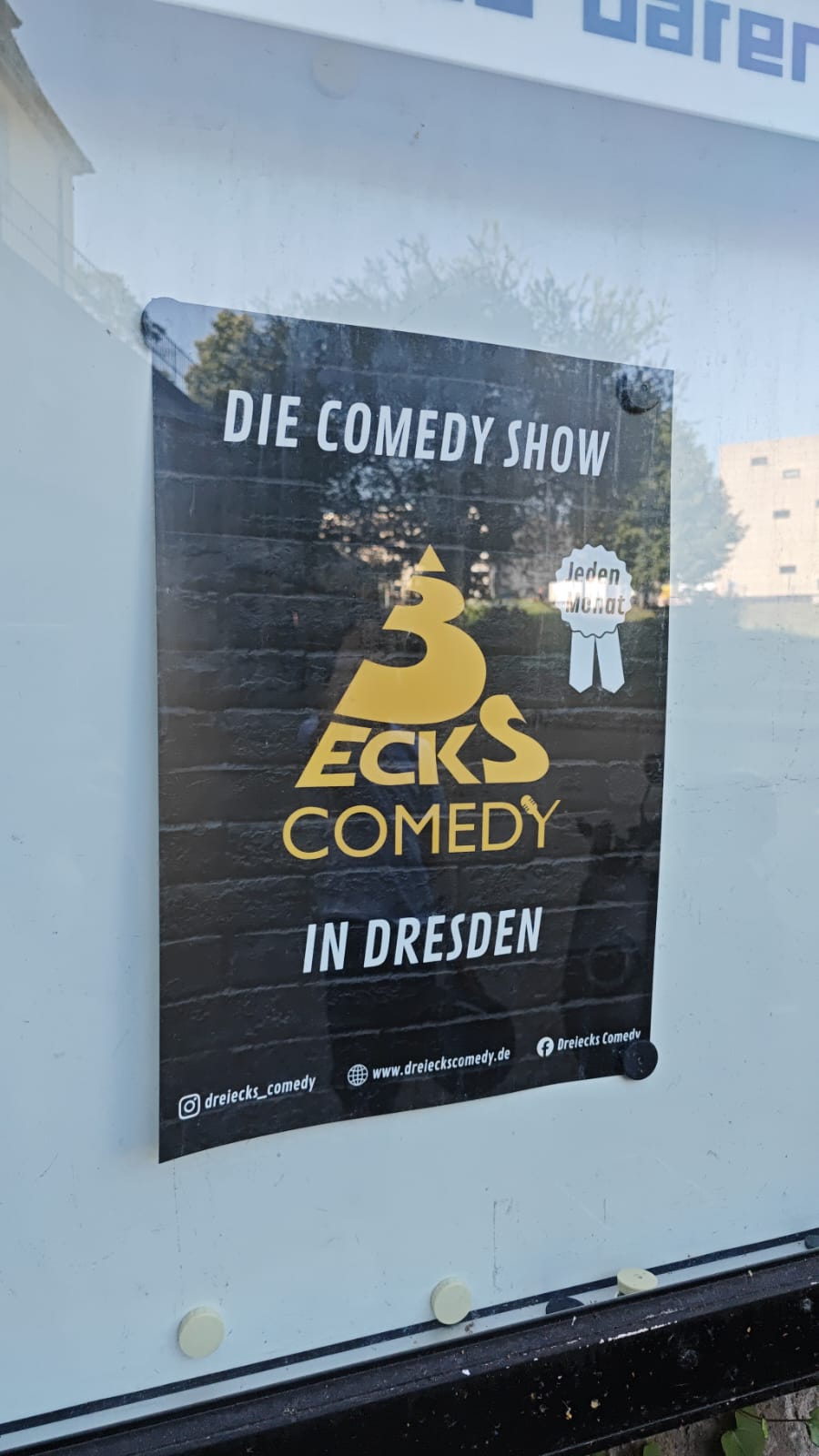 Plakat der Dreiecks Comedy in Dresden